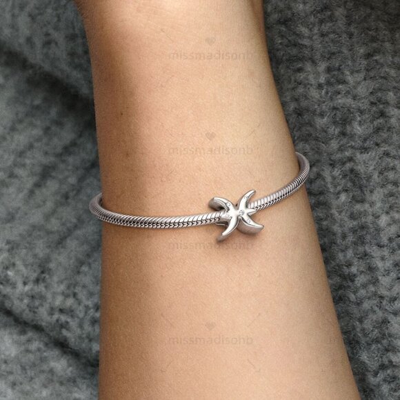 Pandora Sparkling Pisces Zodiac Charm - Picture 4 of 4